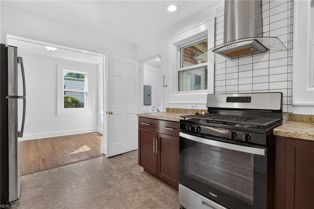 208 Forsythe St Property Photo 10