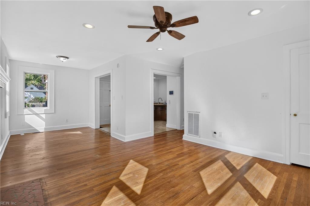 208 Forsythe St Property Photo 20
