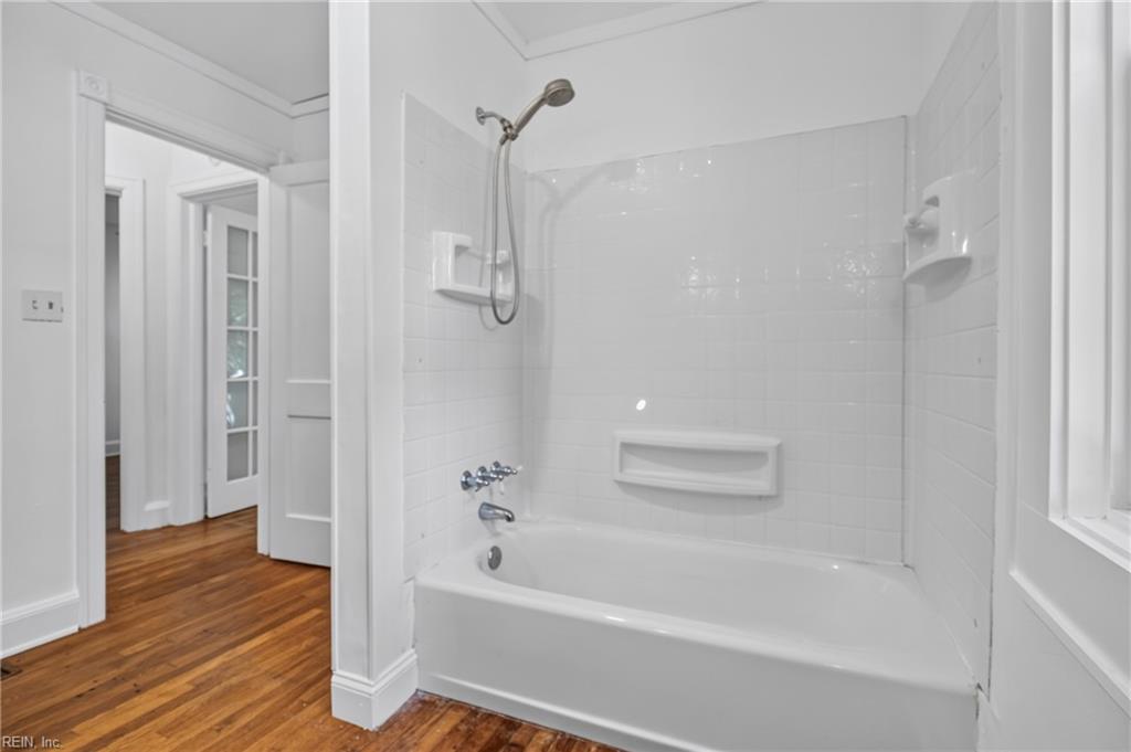208 Forsythe St Property Photo 24