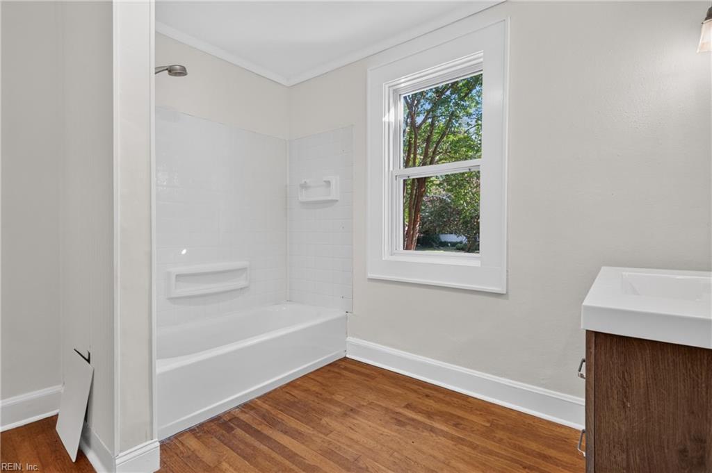 208 Forsythe St Property Photo 25