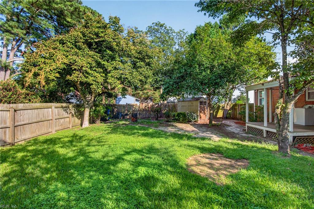 208 Forsythe St Property Photo 35