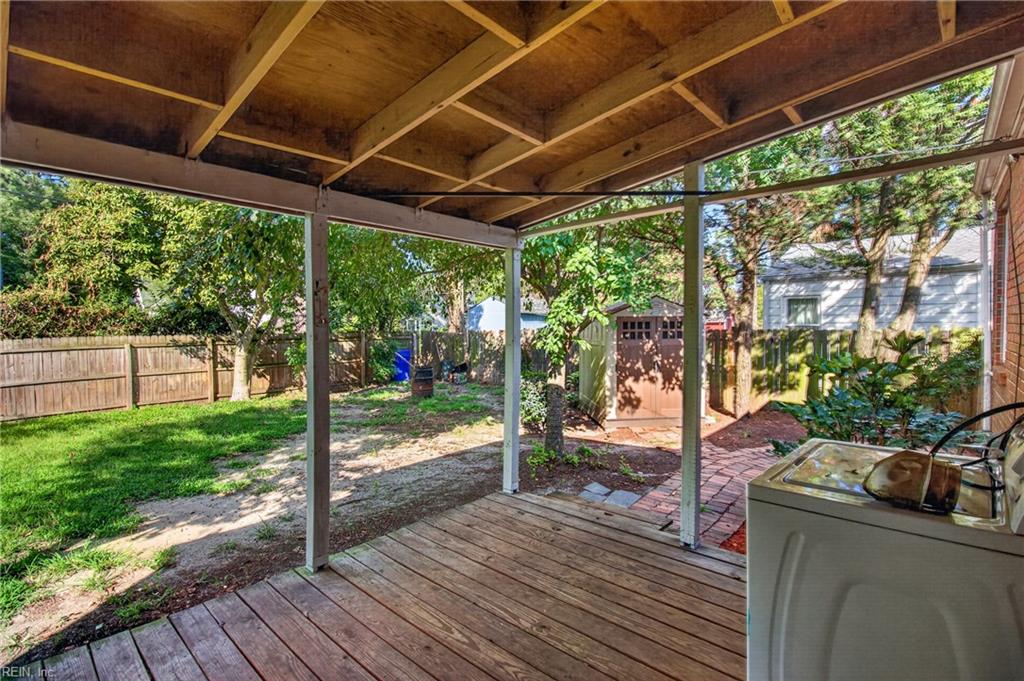 208 Forsythe St Property Photo 39