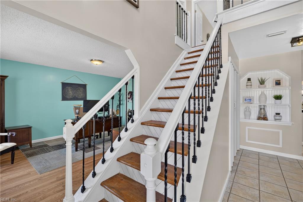 3233 Barberry Ln Property Photo 2