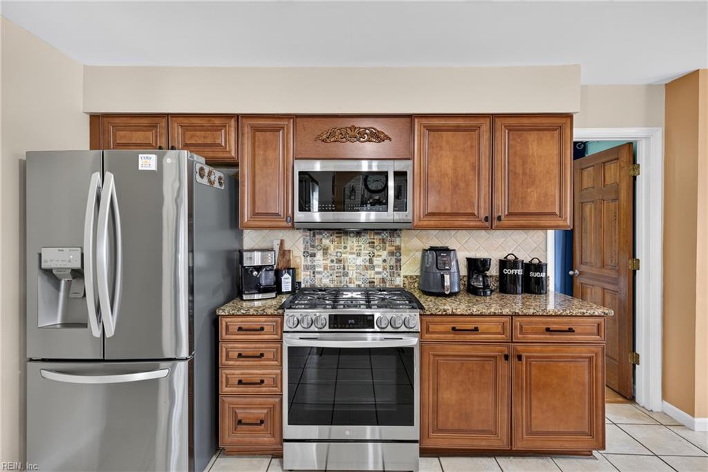 3233 Barberry Ln Property Photo 10