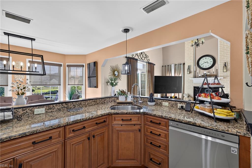 3233 Barberry Ln Property Photo 12