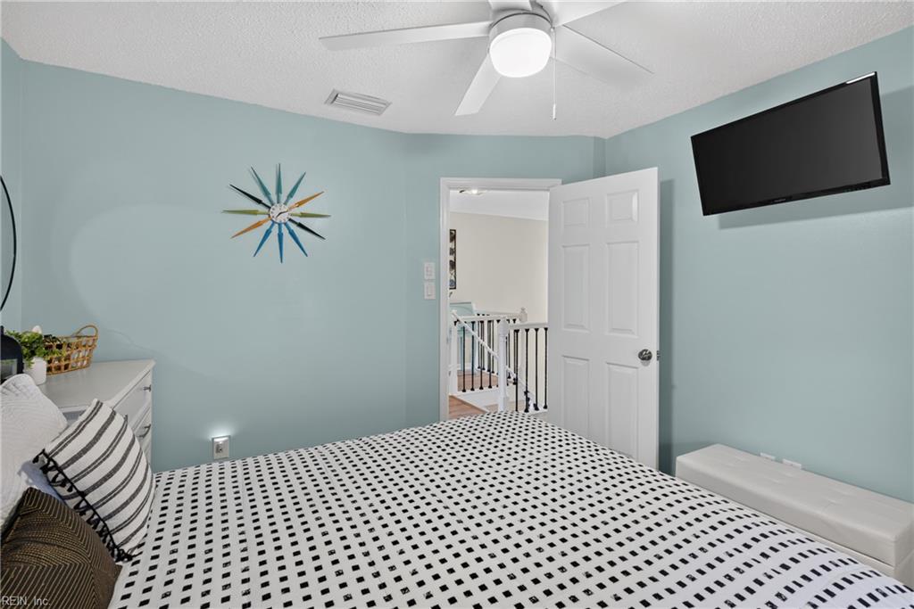 3233 Barberry Ln Property Photo 32