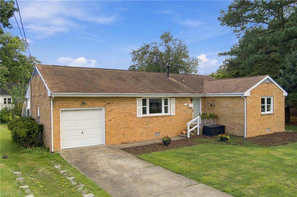 110 Southerland Dr Property Photo 2