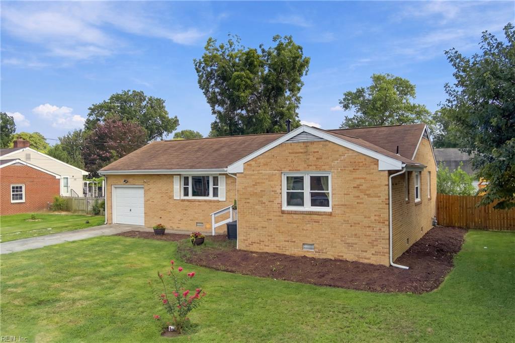 110 Southerland Dr Property Photo 3
