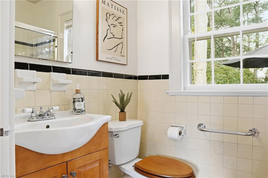 4509 Wake Forest Rd Property Photo 17