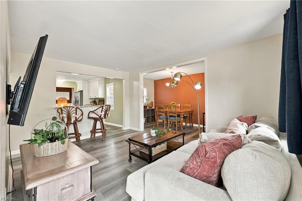 8449 Radnor Rd Property Photo 4