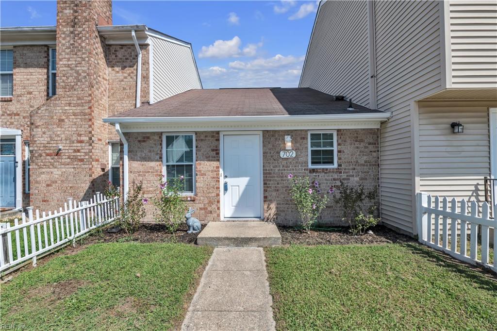 702 Wolftrap Ln Property Photo 1