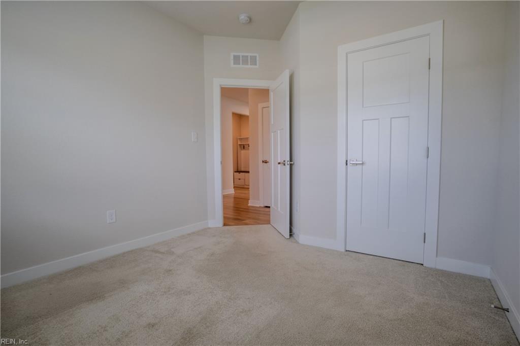 148 Ayrshire Loop Property Photo 5