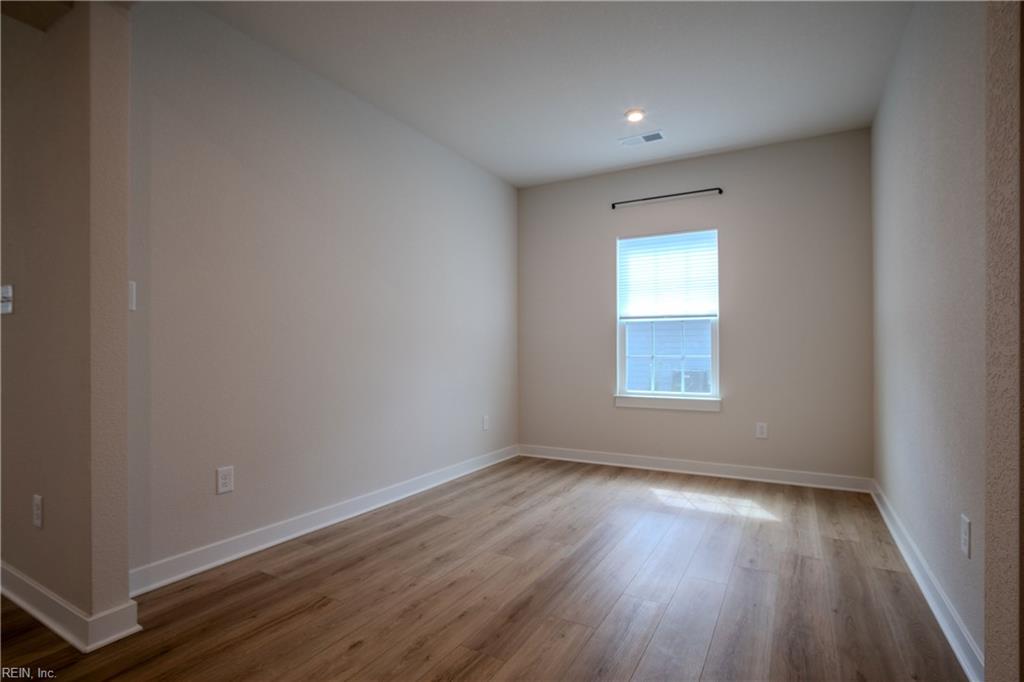 148 Ayrshire Loop Property Photo 9