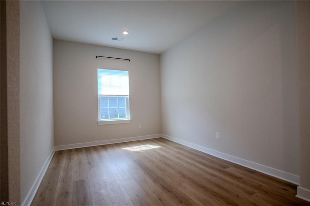 148 Ayrshire Loop Property Photo 10