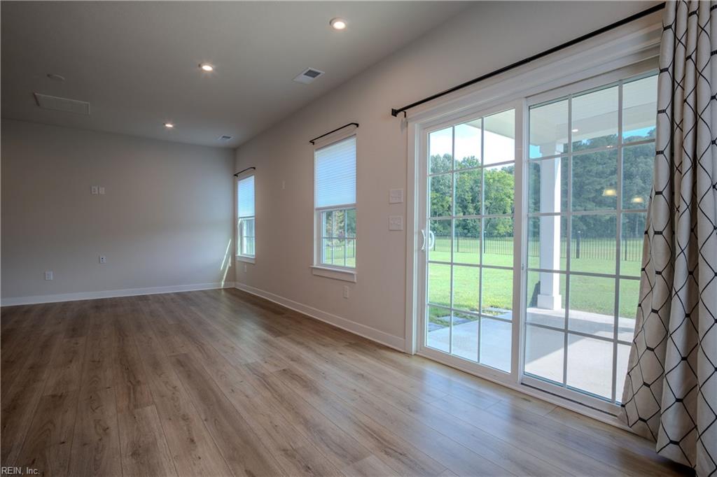 148 Ayrshire Loop Property Photo 15