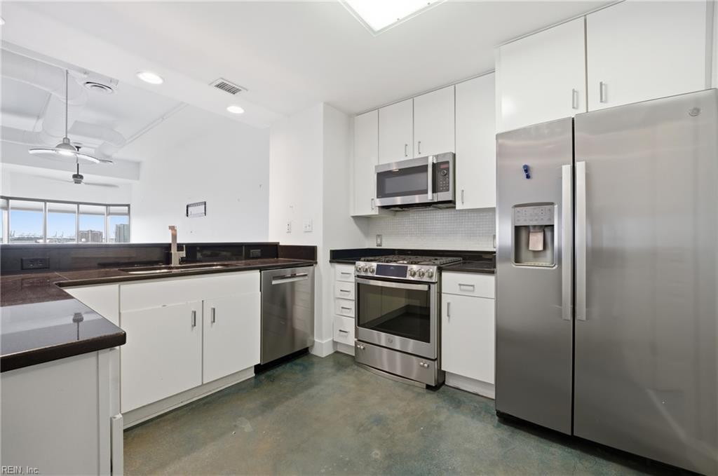 123 College Pl Property Photo 11