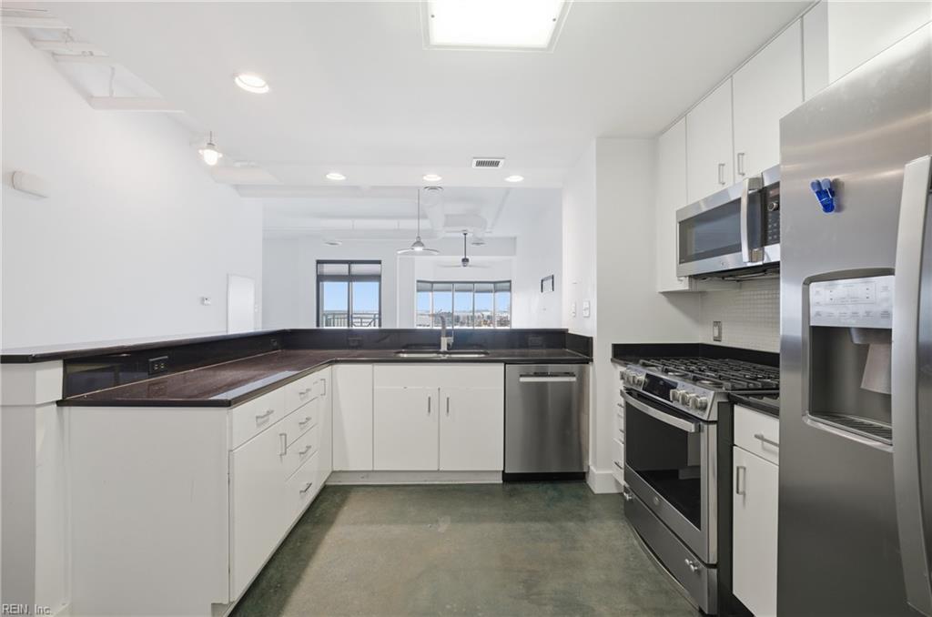 123 College Pl Property Photo 12