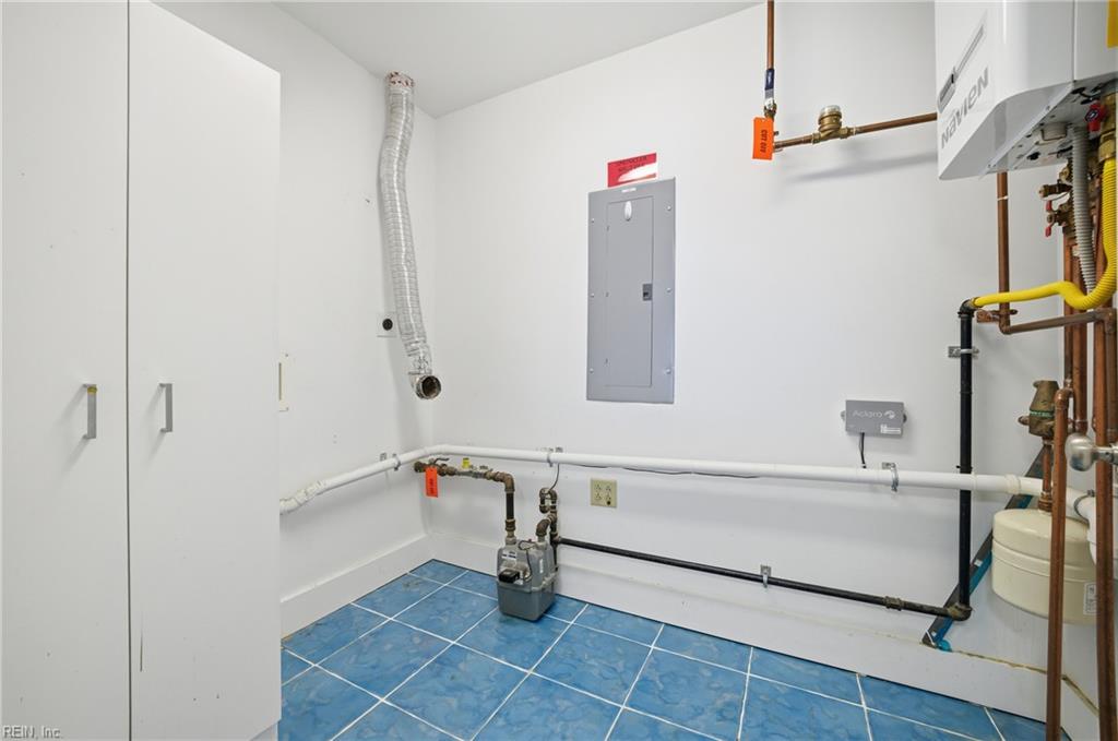 123 College Pl Property Photo 13