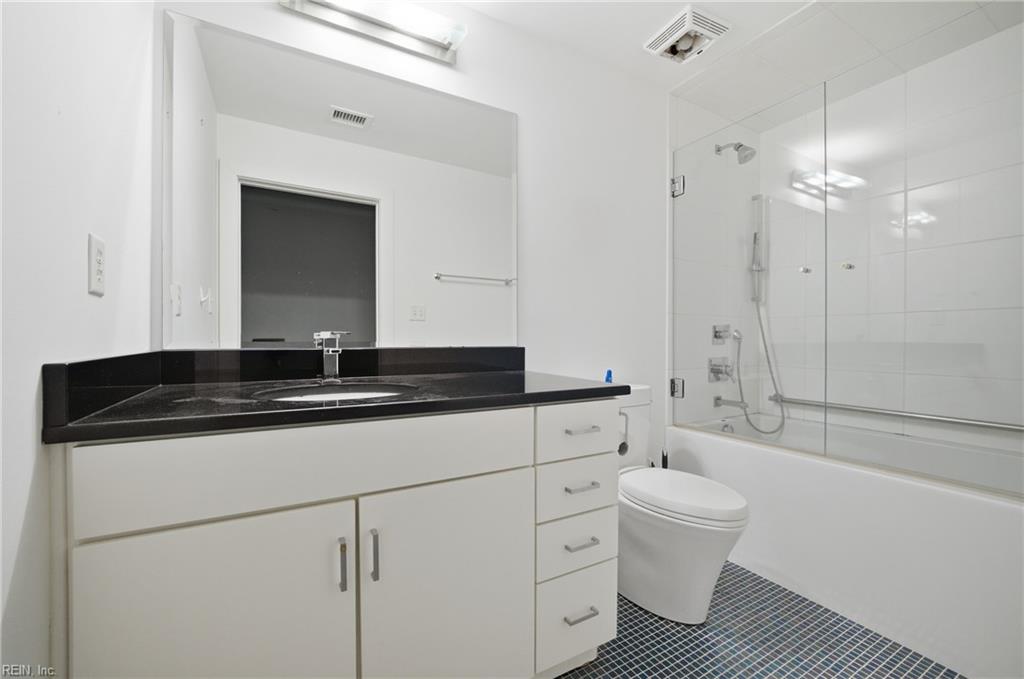 123 College Pl Property Photo 14