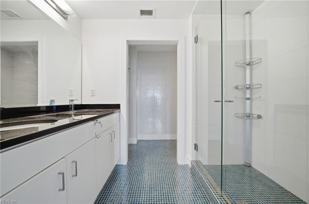 123 College Pl Property Photo 17