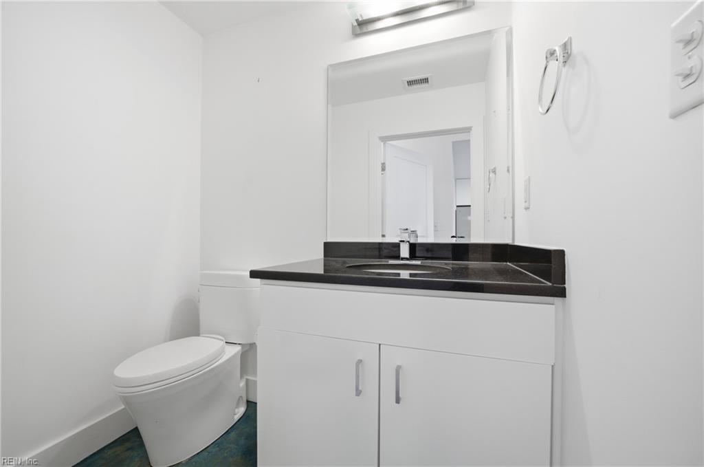 123 College Pl Property Photo 19
