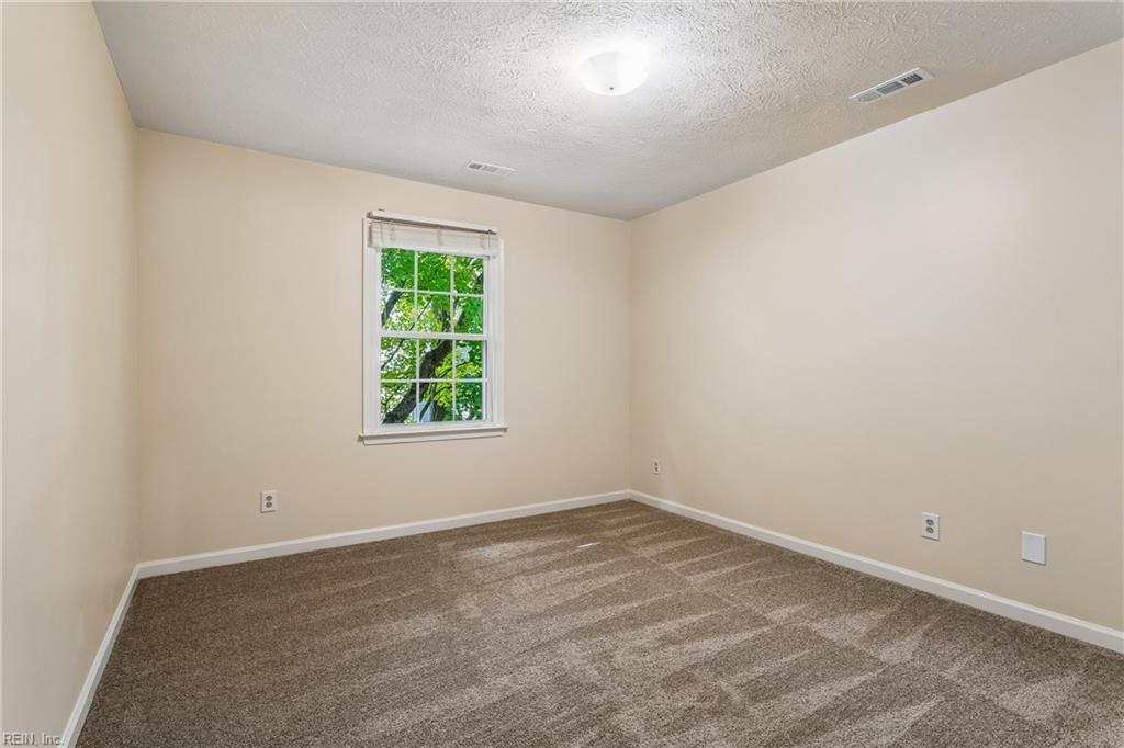 15 Ruth Cir Property Photo 28