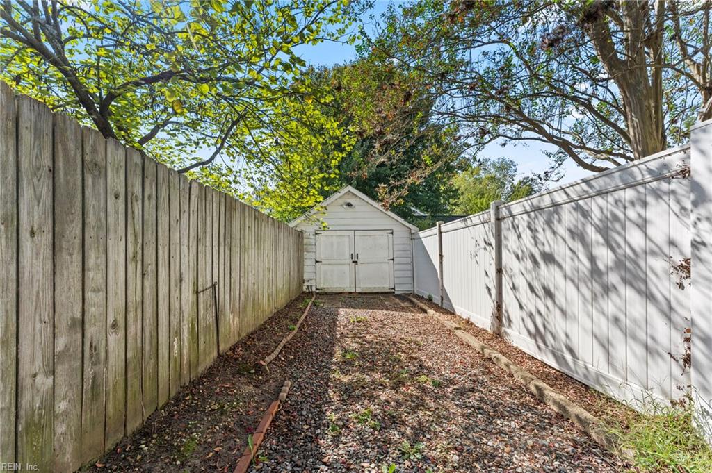 35 Manteo Ave Property Photo 34