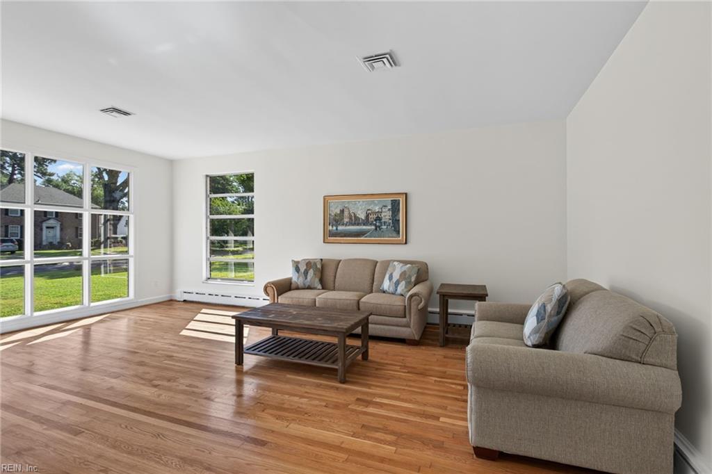 200 Park Rd Property Photo 9