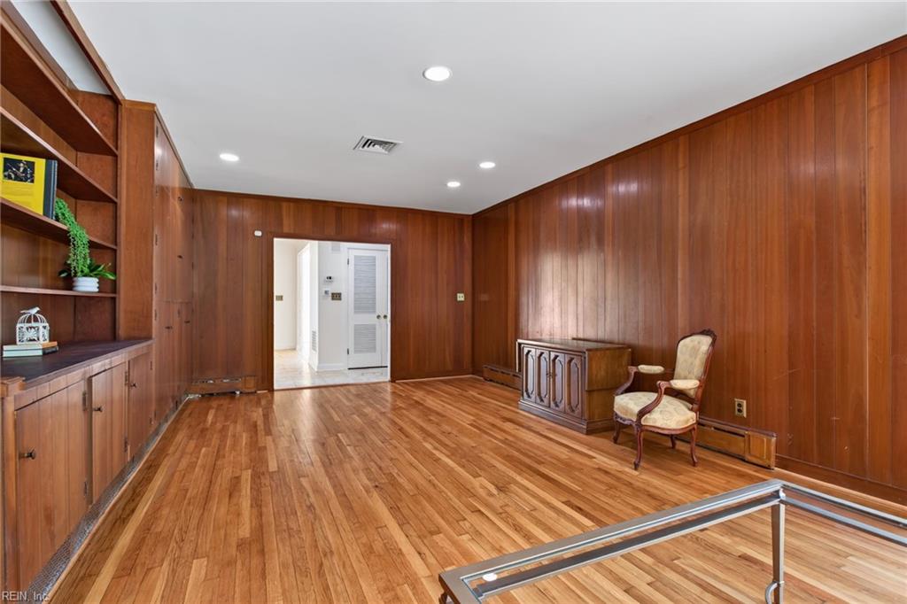 200 Park Rd Property Photo 21