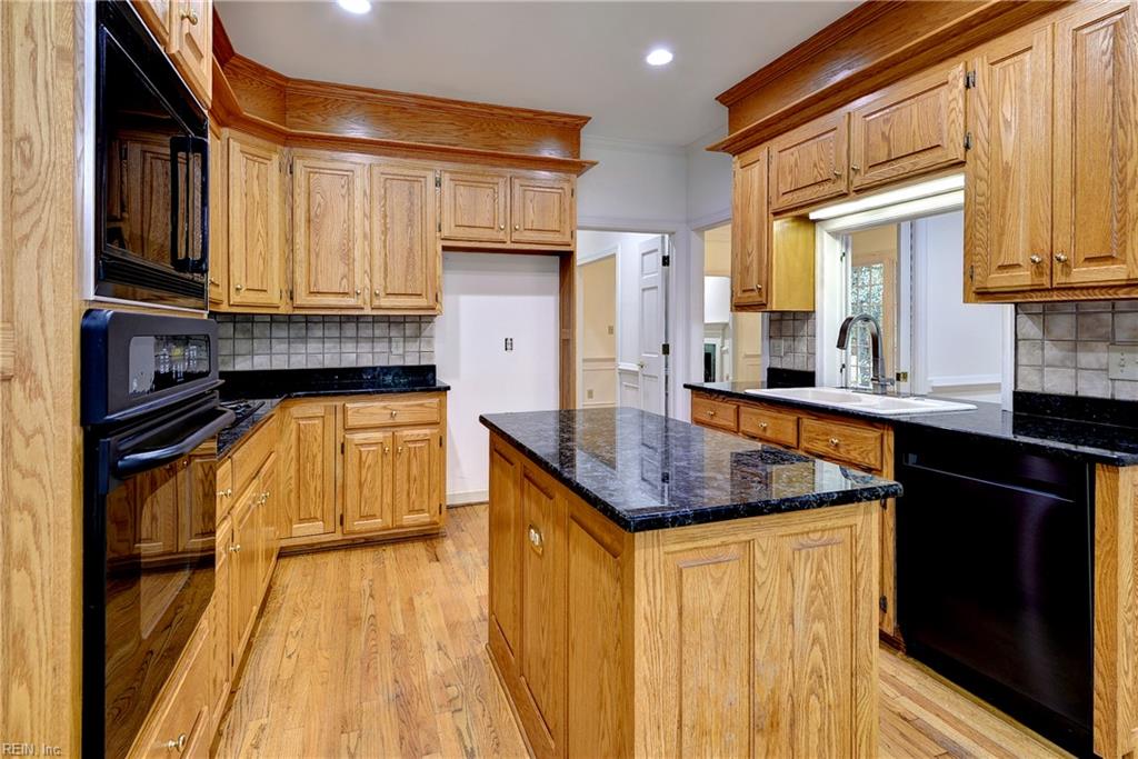 116 Cove Point Ln Property Photo 9