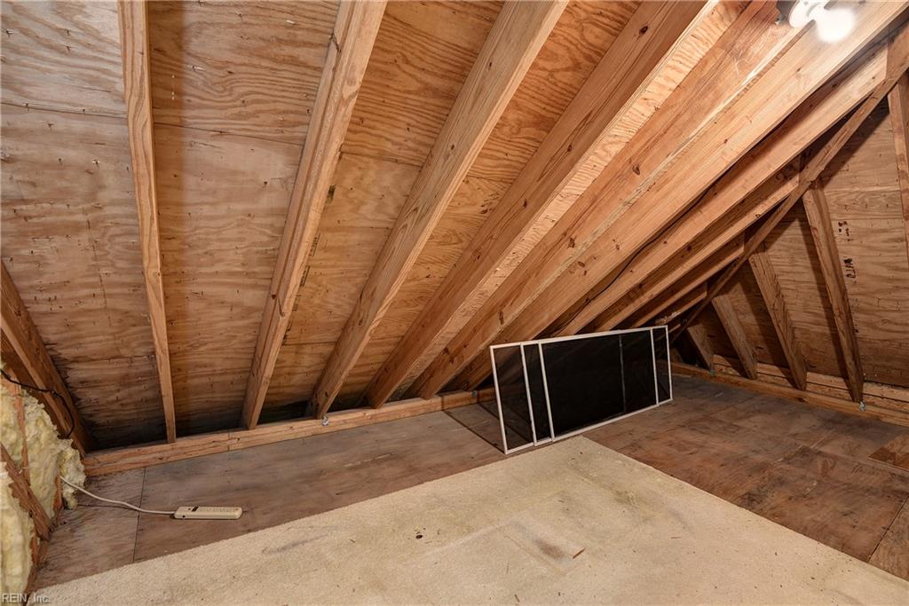 116 Cove Point Ln Property Photo 40