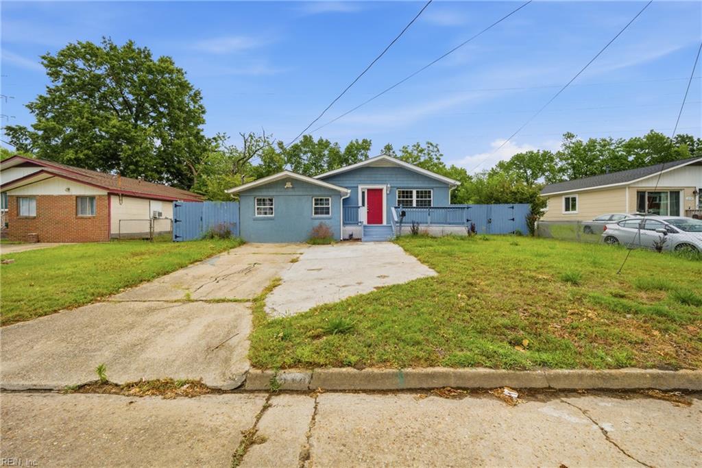 218 Bradford Ave Property Photo 3
