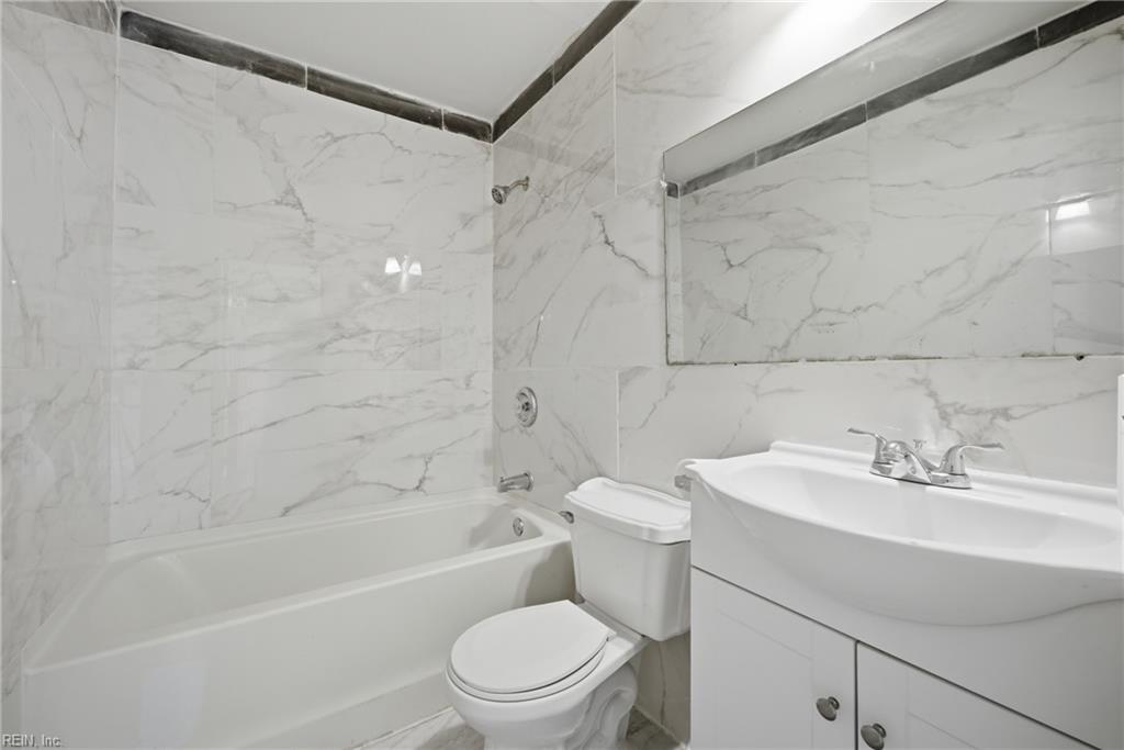 218 Bradford Ave Property Photo 15