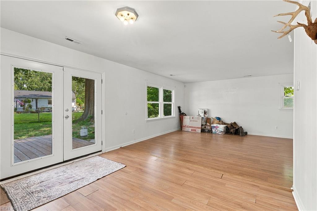 527 Stockton St Property Photo 5