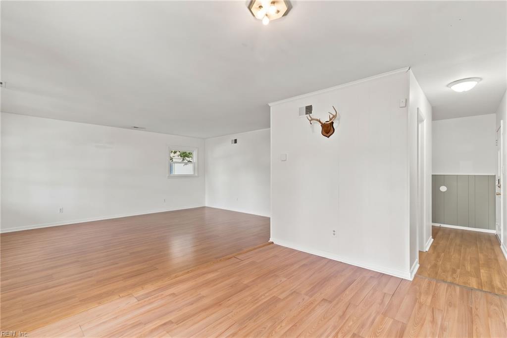 527 Stockton St Property Photo 6