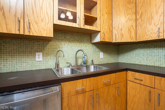 6242 Niagara Cir Property Photo 8