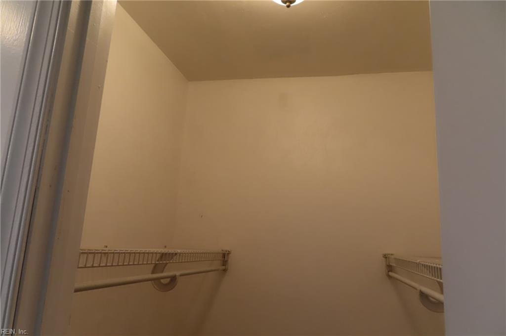 1071 Glen Willow Dr Property Photo 27