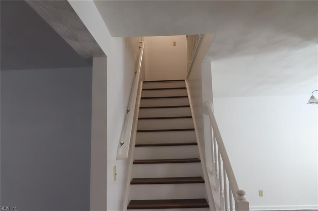 1071 Glen Willow Dr Property Photo 29