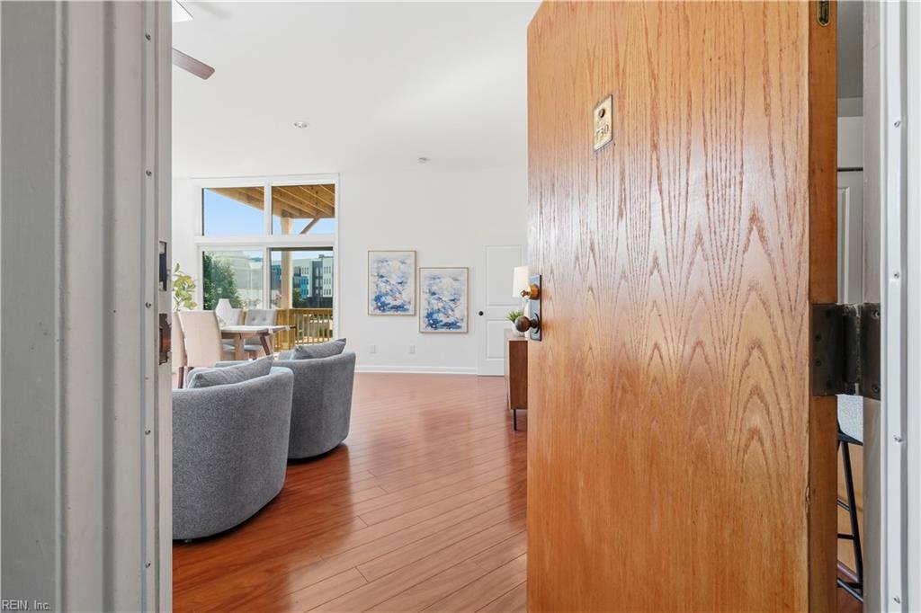 696 Mowbray Arch Property Photo 1