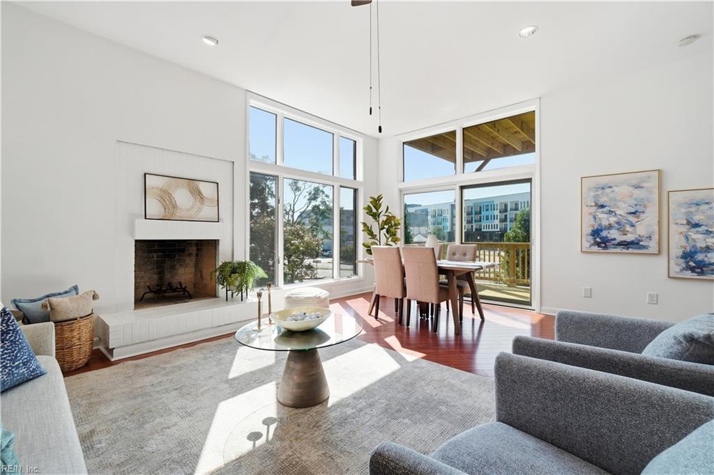 696 Mowbray Arch Property Photo 3