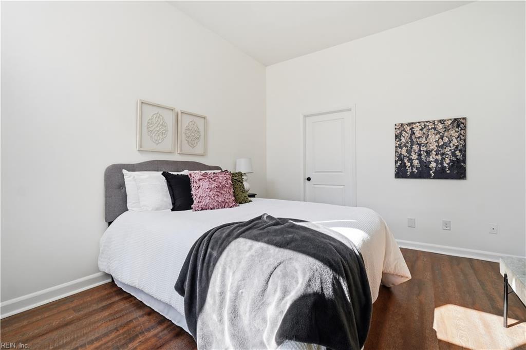696 Mowbray Arch Property Photo 17
