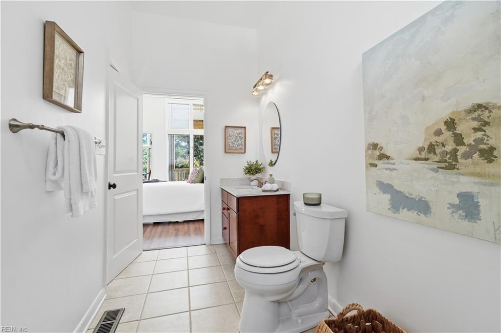 696 Mowbray Arch Property Photo 22
