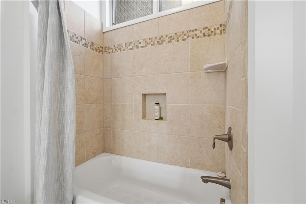 696 Mowbray Arch Property Photo 23