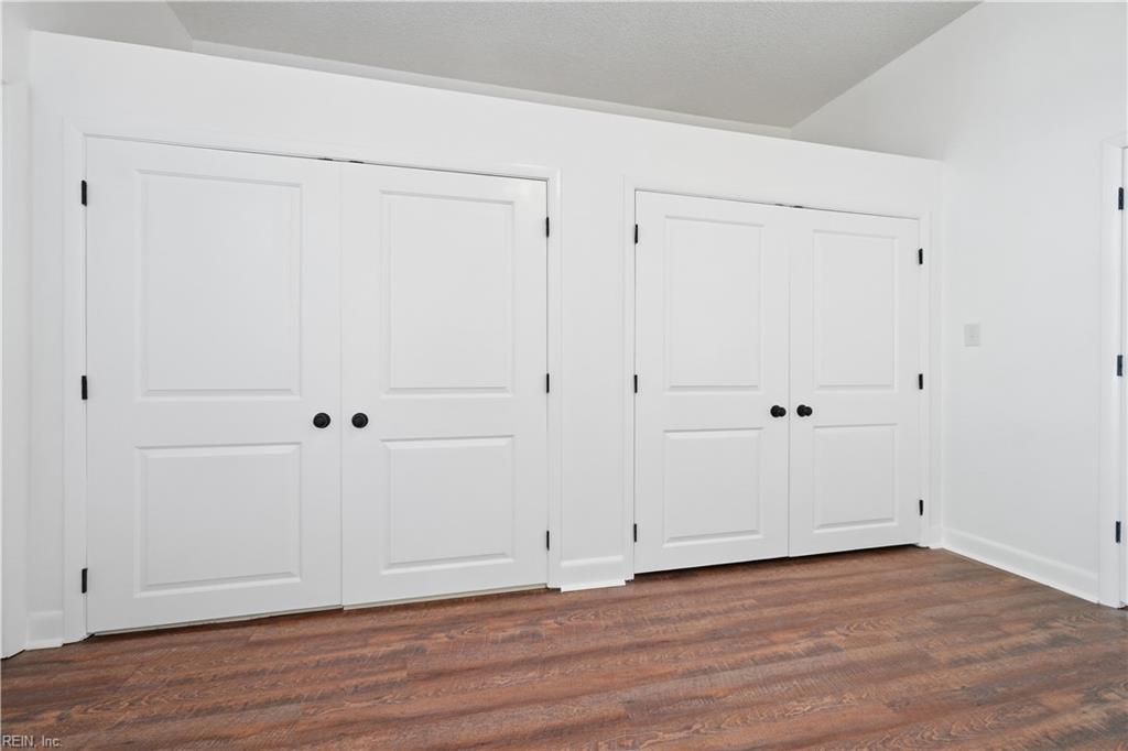 696 Mowbray Arch Property Photo 28