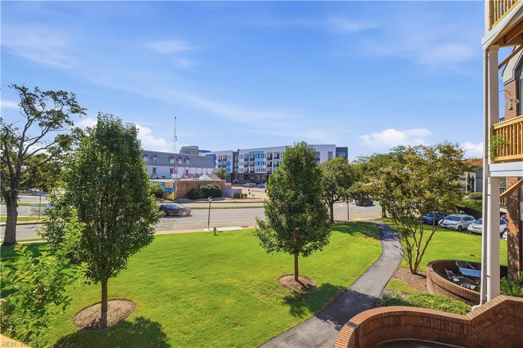 696 Mowbray Arch Property Photo 35