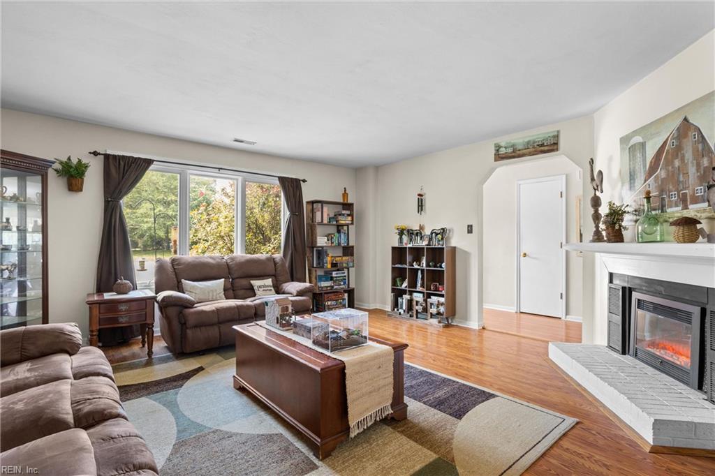 5352 Beaufain Blvd Property Photo 4