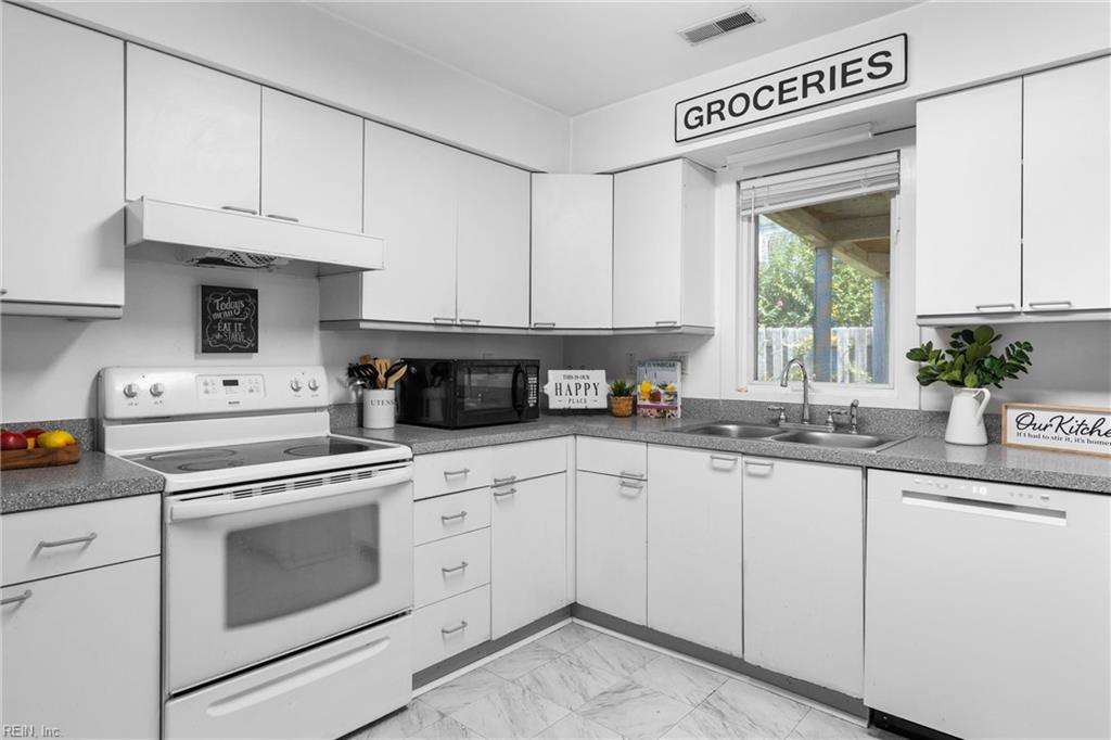 5352 Beaufain Blvd Property Photo 10
