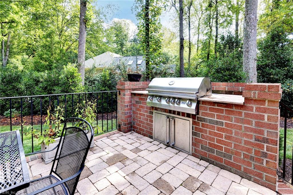 320 Yorkshire Dr Dr Property Photo 46