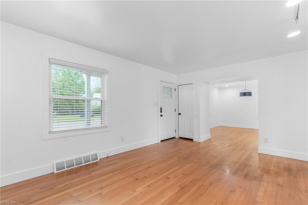 531 Burleigh Ave Property Photo 8