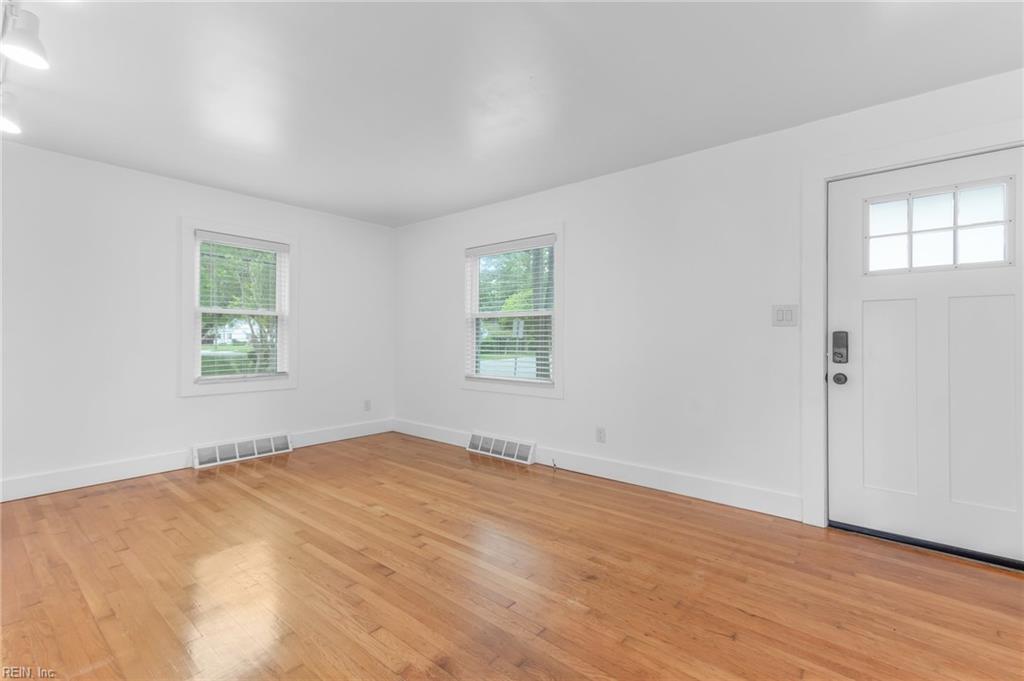 531 Burleigh Ave Property Photo 9